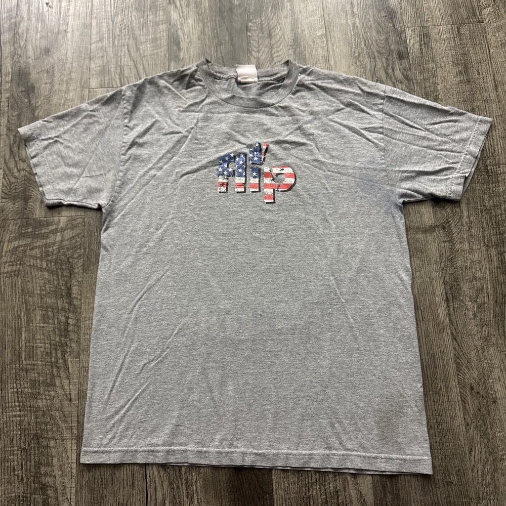 Vintage Y2K Flip Skateboards Peace Sign T Shirt